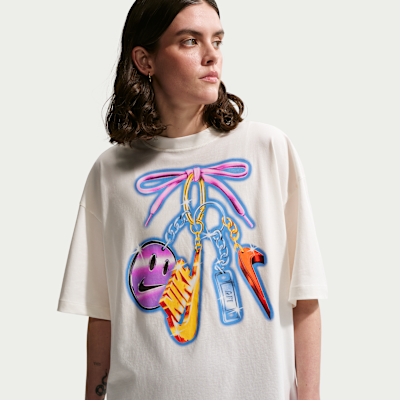 Nike Sportswear Classic Women's Oversized T-Shirt. Nike.com